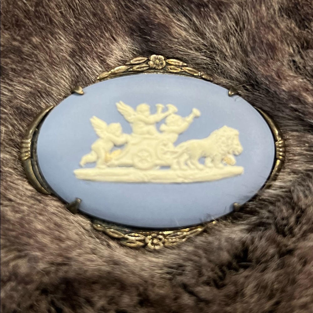 Wedgwood 1951 brooch